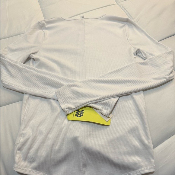 All in motion White Long sleeved Tee with Knot Detail NWT Size Small - Picture 2 of 7